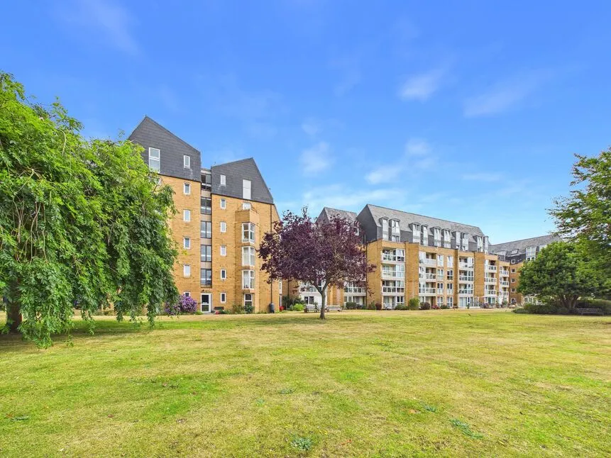 1 bed flat for sale, Sandgate Road, Folkestone, CT20