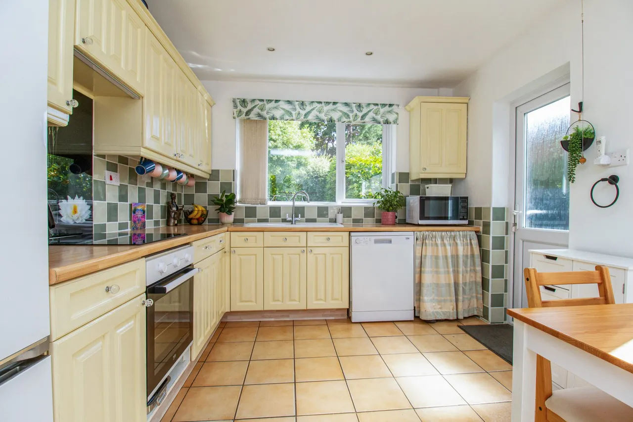 Frere Avenue, Fleet, GU51 5AW, photo 5