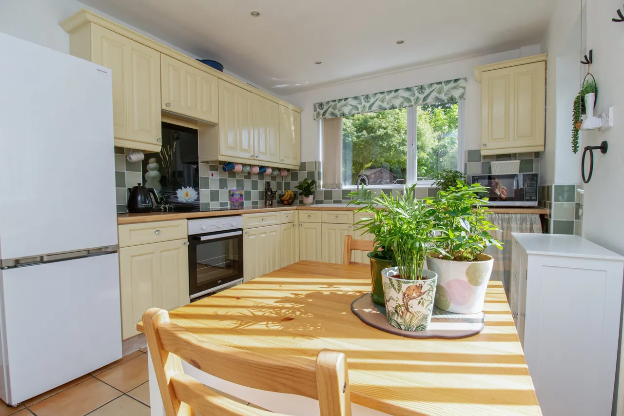 Frere Avenue, Fleet, GU51 5AW, photo 4