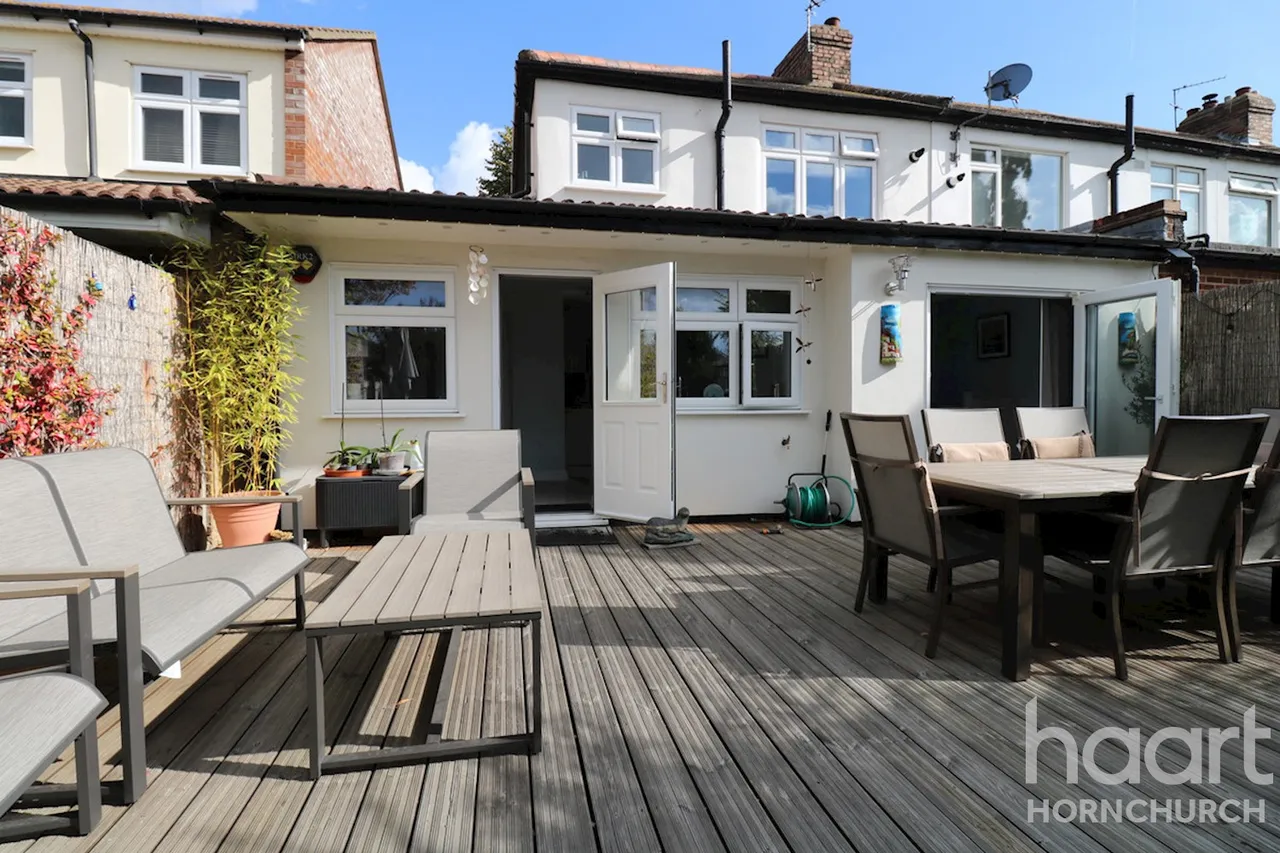 Acacia Avenue, Hornchurch, RM12, photo 9