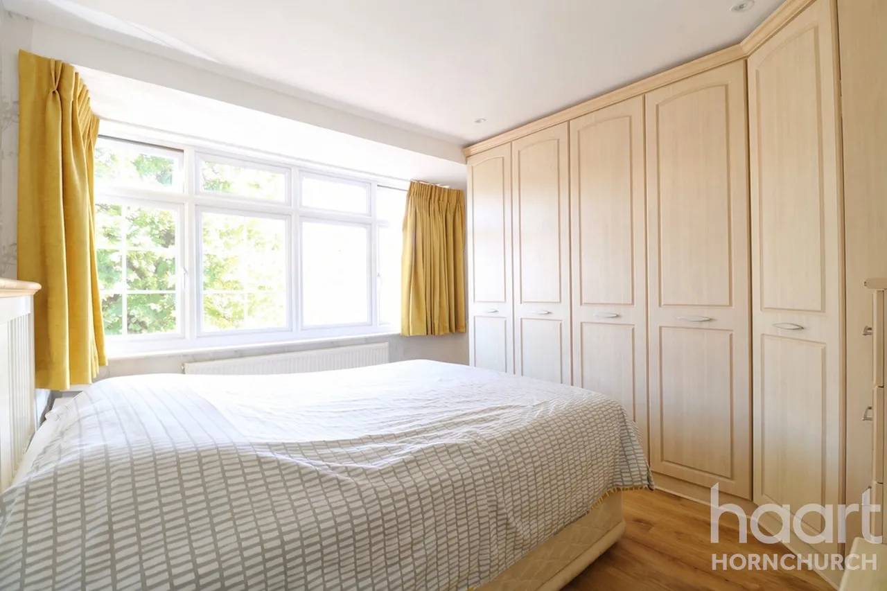 Acacia Avenue, Hornchurch, RM12, photo 5