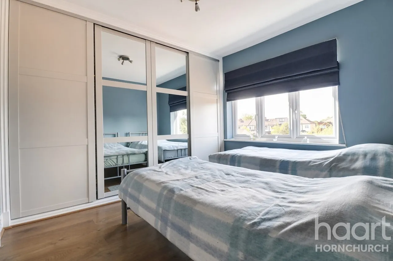 Acacia Avenue, Hornchurch, RM12, photo 6