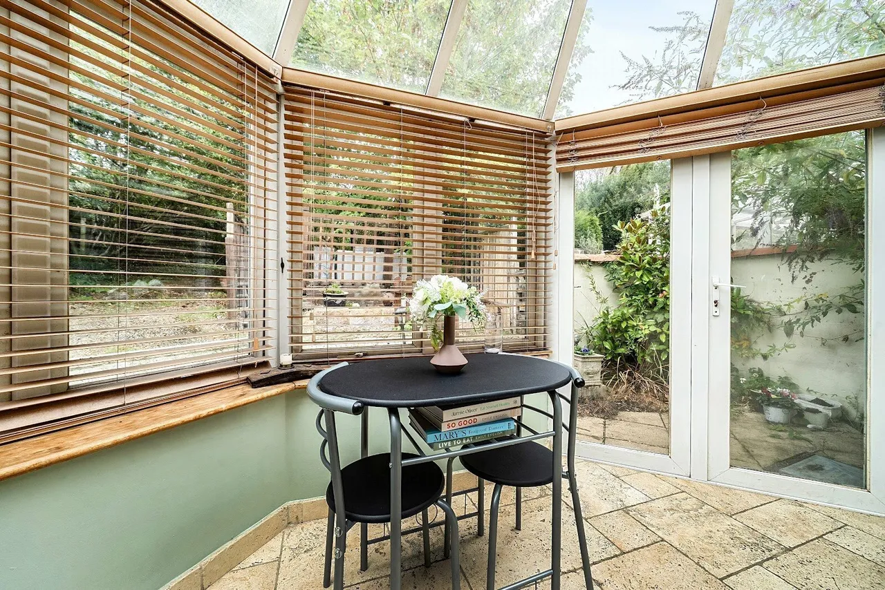 London Road, Bagshot, GU19, photo 16