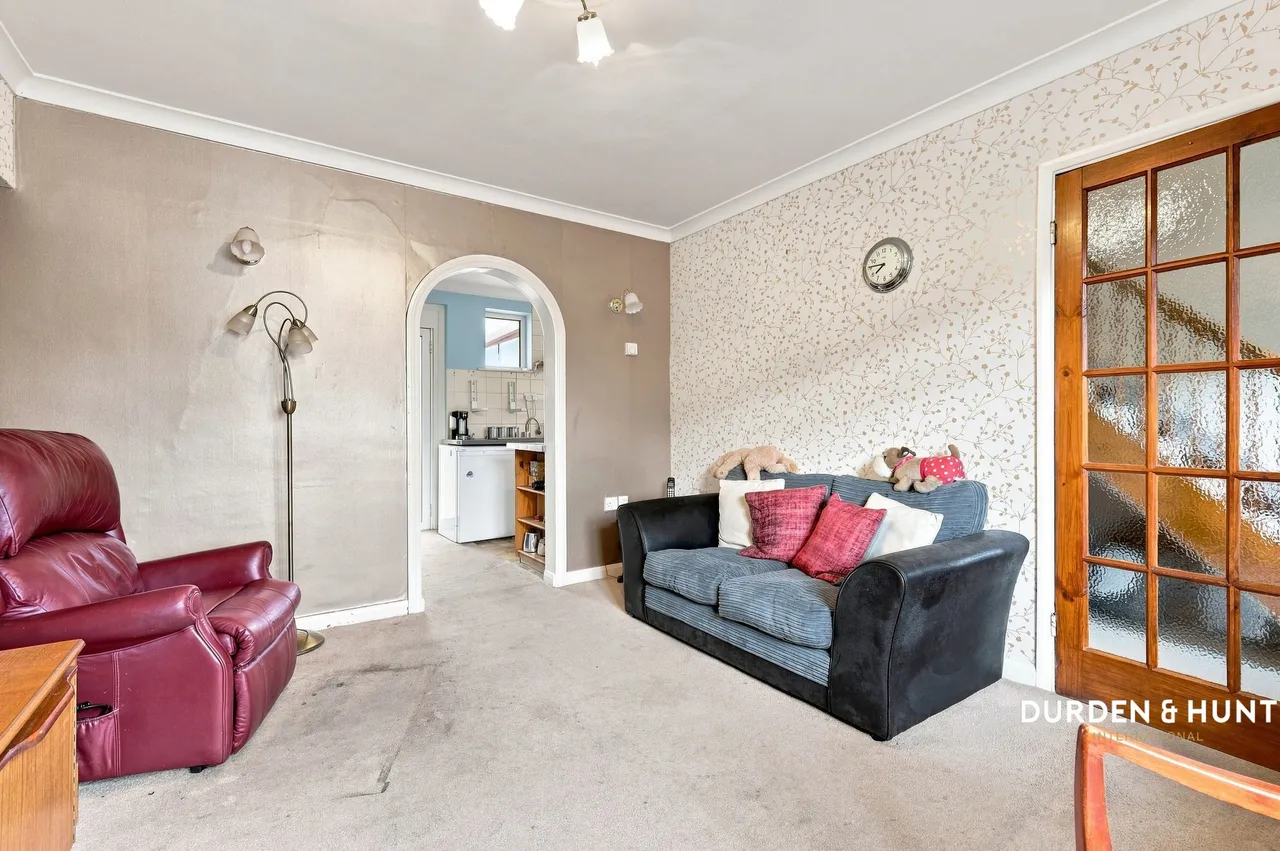 West Road, Chadwell Heath, RM6, photo 3