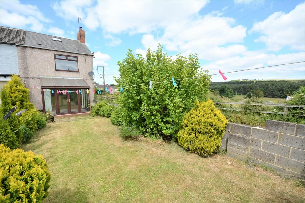 2 bed house to rent, Pasture Row, Eldon, DL14