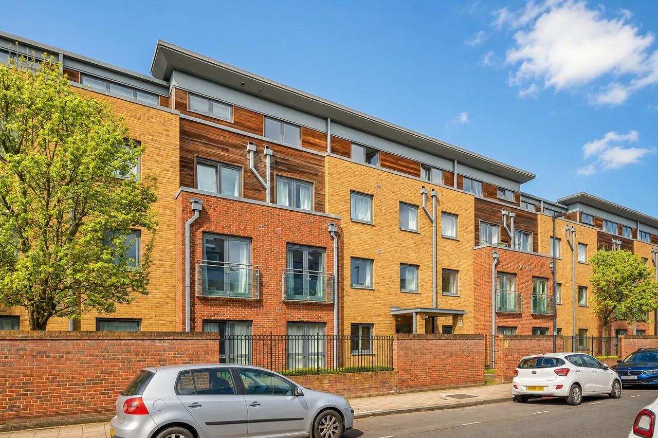 Effra Parade, London, SW2, photo 2