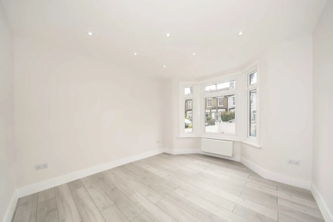 Colmer Road, SW16, photo 3