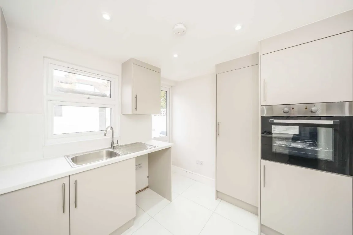 Colmer Road, SW16, photo 2