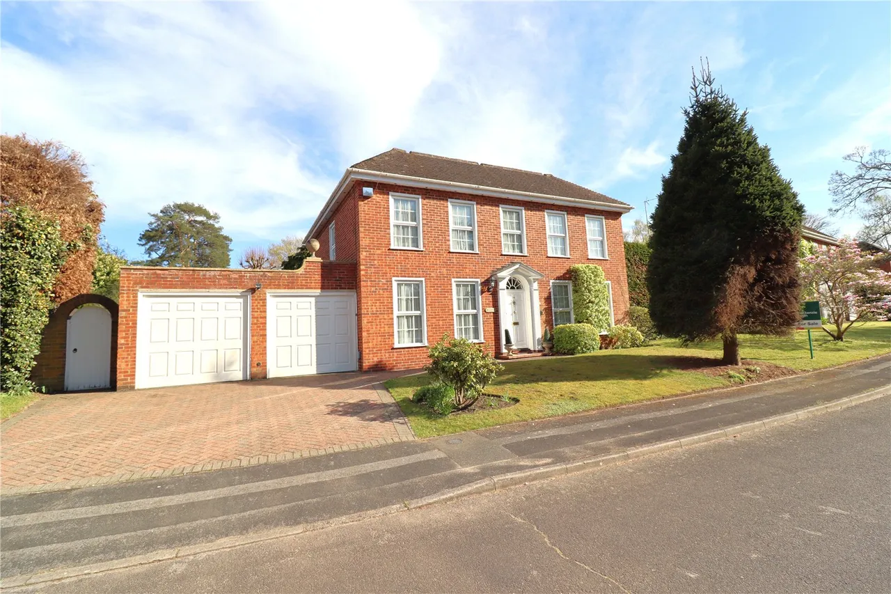 4 bed house for sale — Dinorben Beeches, Fleet, Hampshire, GU52 7SR