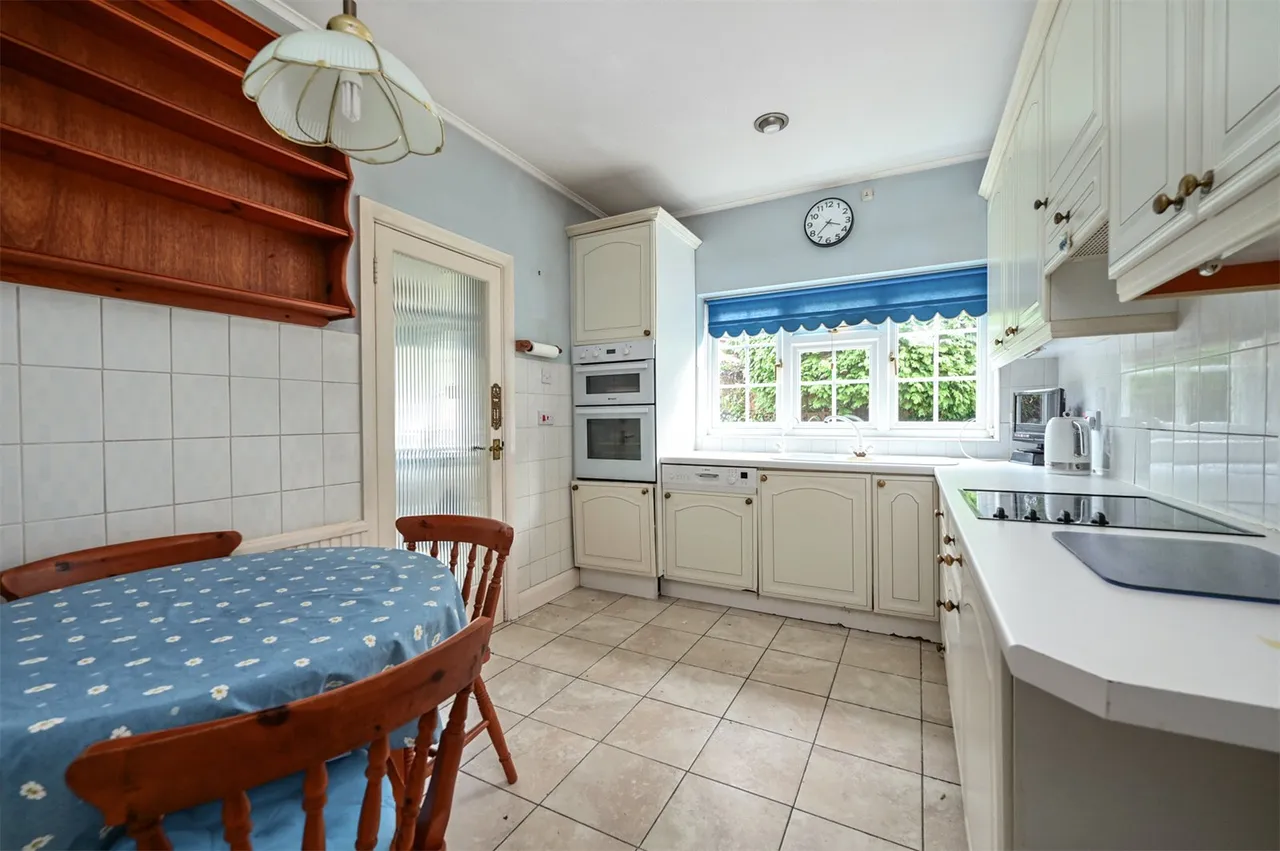 Dinorben Beeches, Fleet, Hampshire, GU52 7SR, photo 3