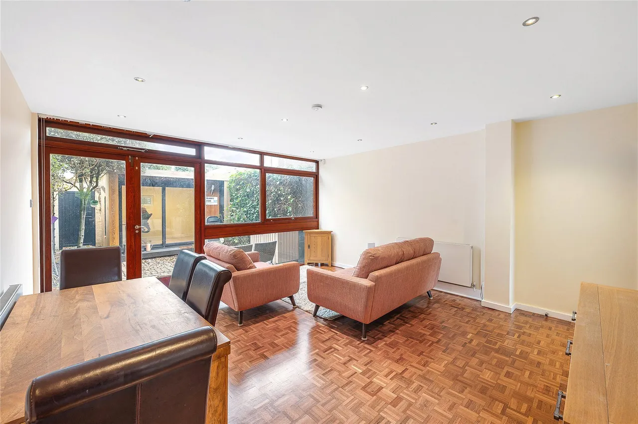 Tibbets Close, Southfields, London, SW19, photo 5