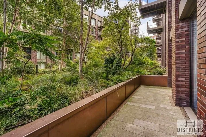 Embassy Gardens, SW11, photo 5