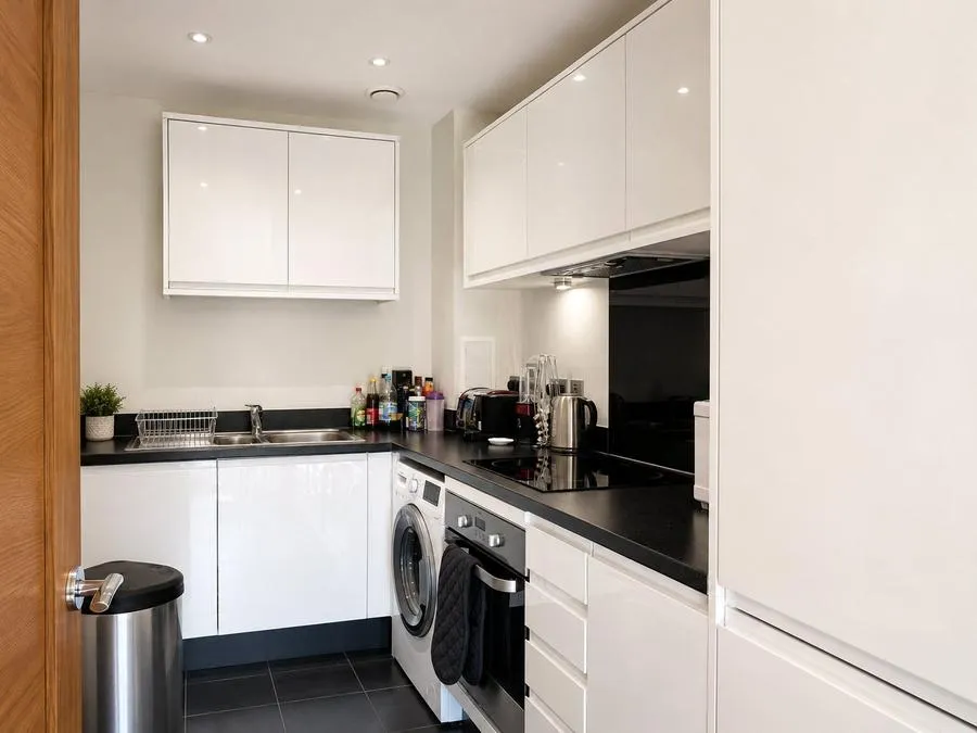 Telegraph Avenue, London, NW9, photo 3
