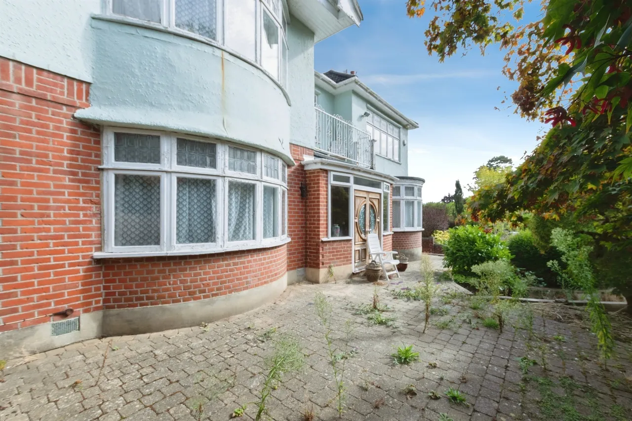 Queens Park Avenue, Bournemouth, photo 2