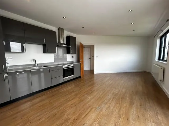 Neasden Lane, London, NW10, photo 2