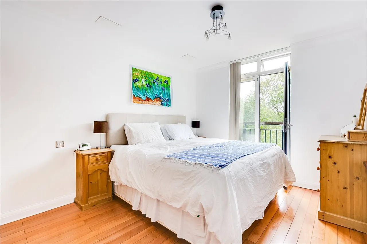 Pentonville Road, Islington, N1, photo 7