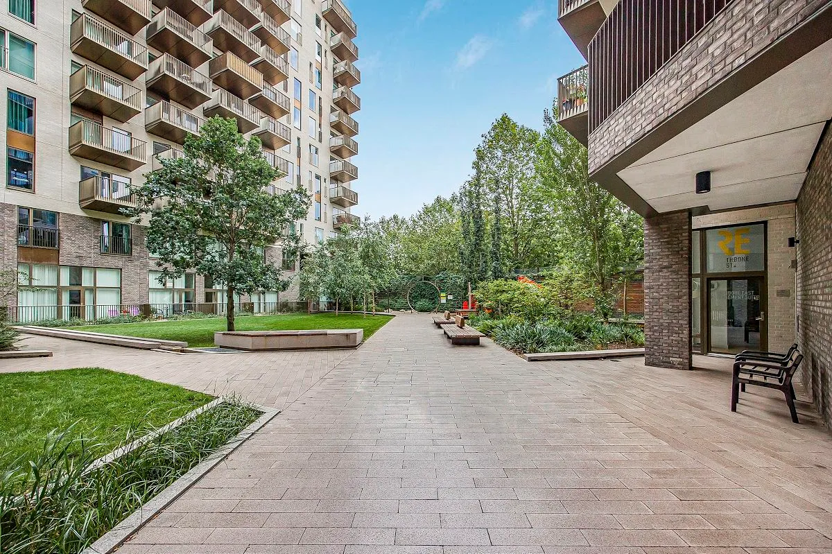 London, E16 1YU, photo 14