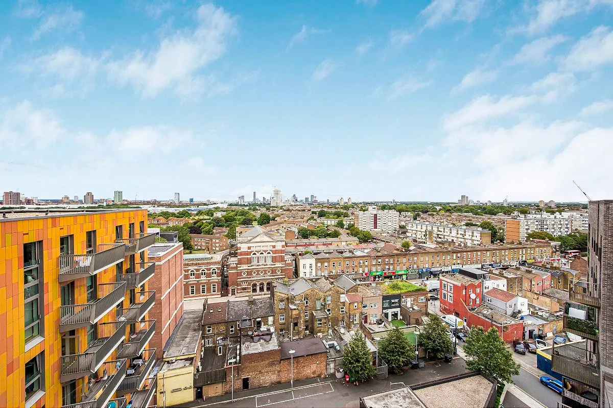 London, E16 1YU, photo 12
