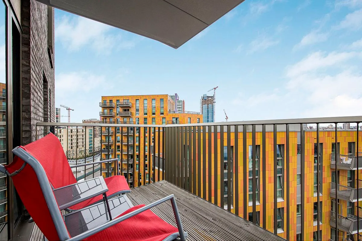 London, E16 1YU, photo 11