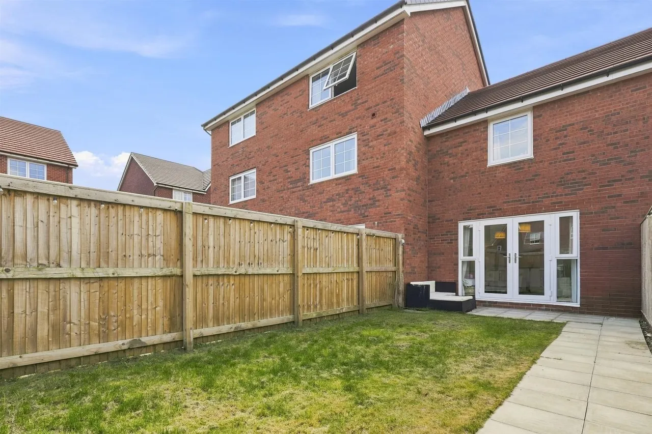 Sunnyside Close, Macclesfield, photo 16