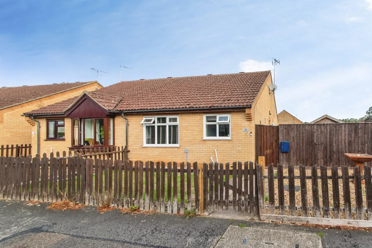 2 bed house for sale, Austerby Close, Bourne, PE10