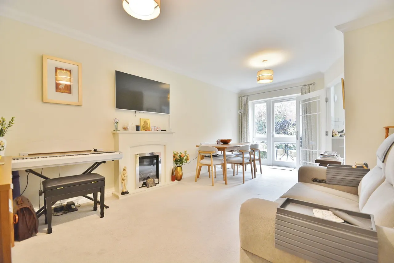 Greyhound Lane, Thame, photo 2