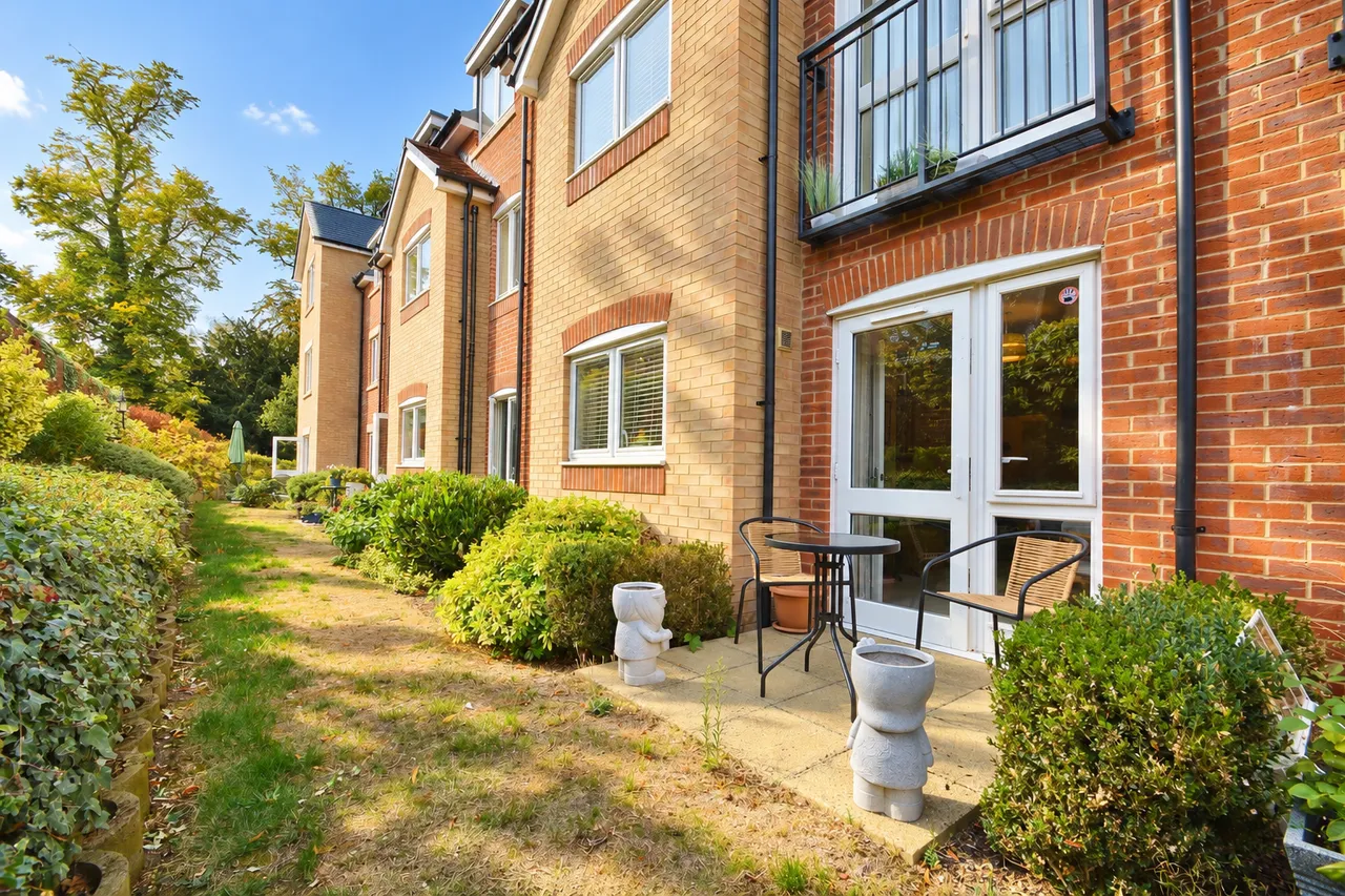 1 bed property for sale, Greyhound Lane, Thame