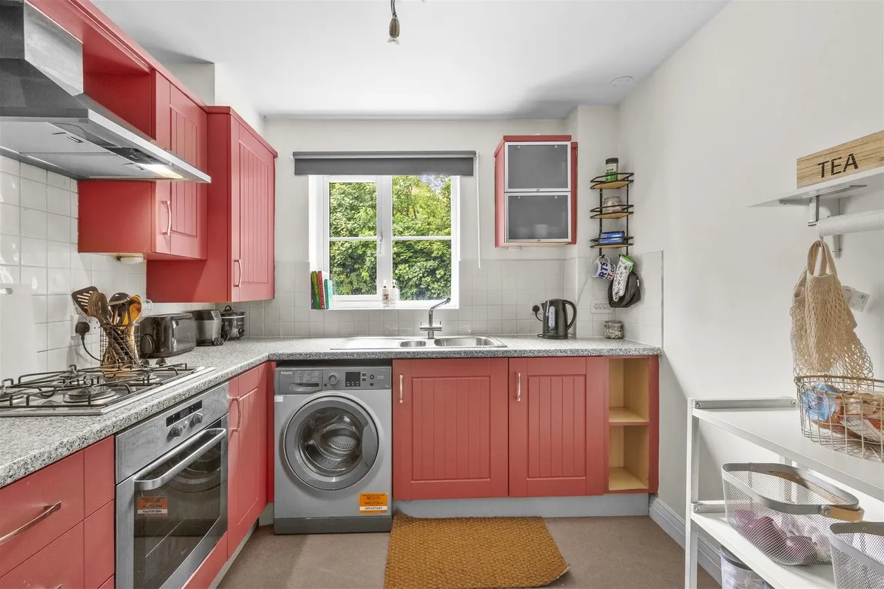 Dashwood Avenue, High Wycombe, HP12, photo 6