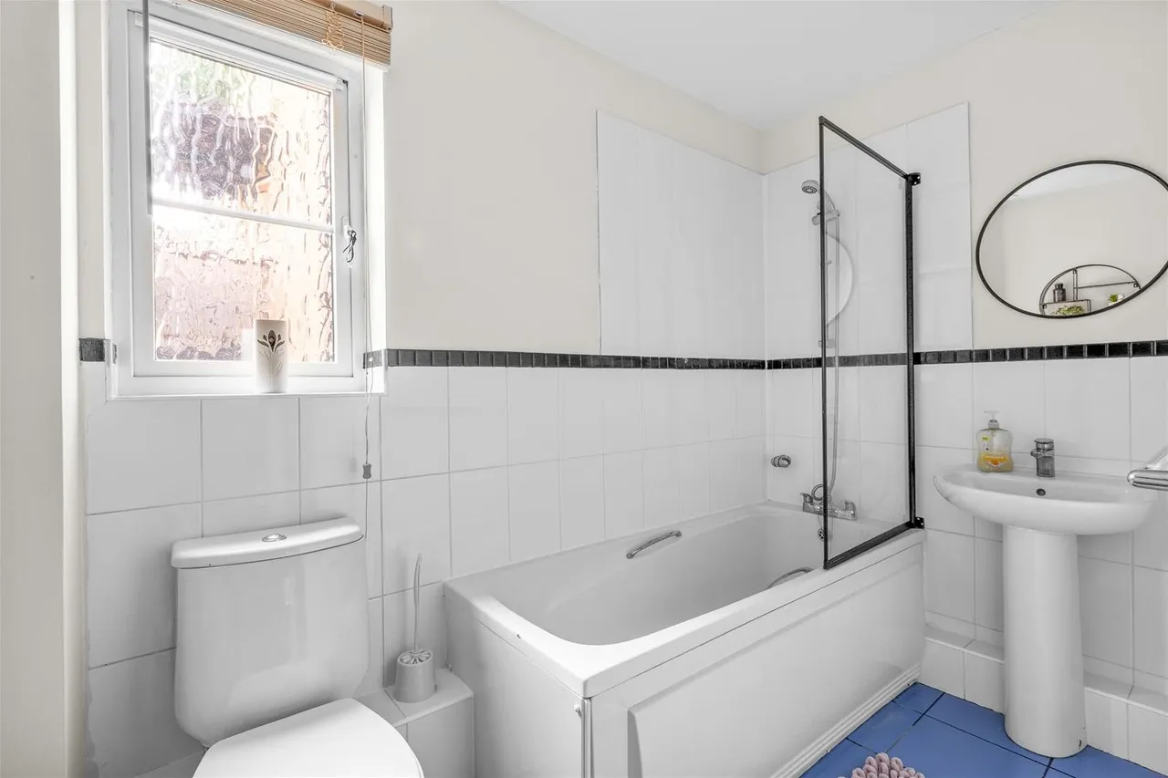 Dashwood Avenue, High Wycombe, HP12, photo 11