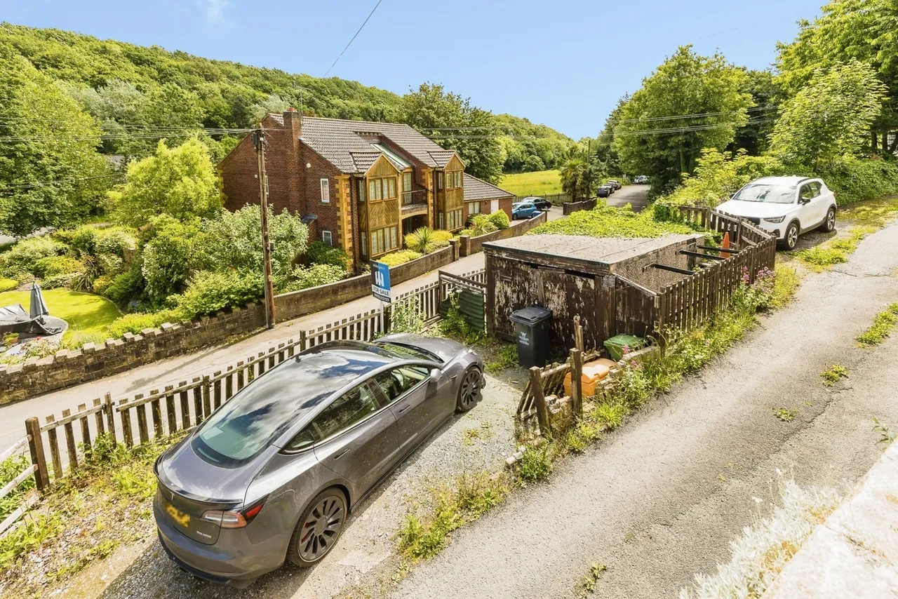 Carden Road, Moss, LL11, photo 18