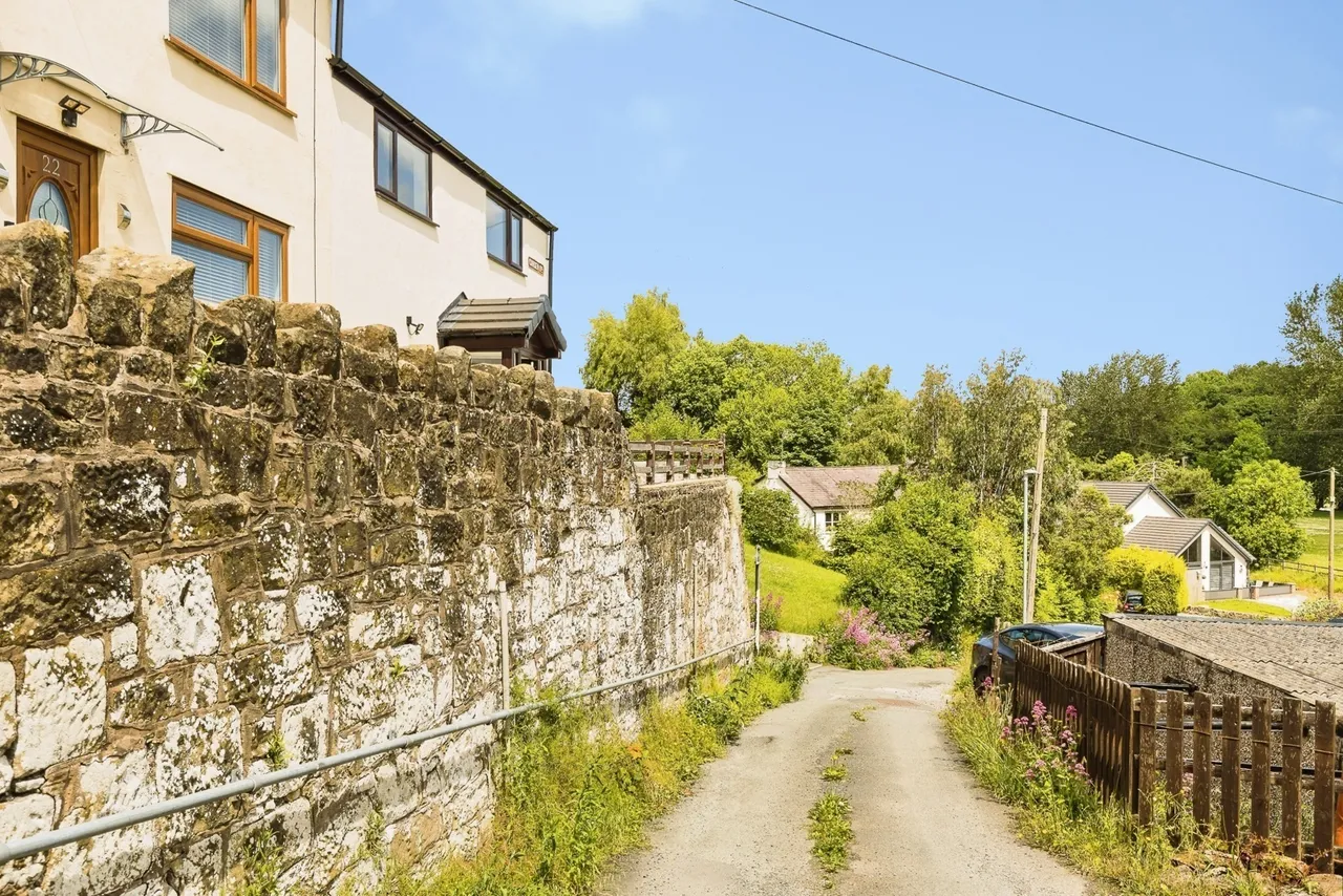 Carden Road, Moss, LL11, photo 19