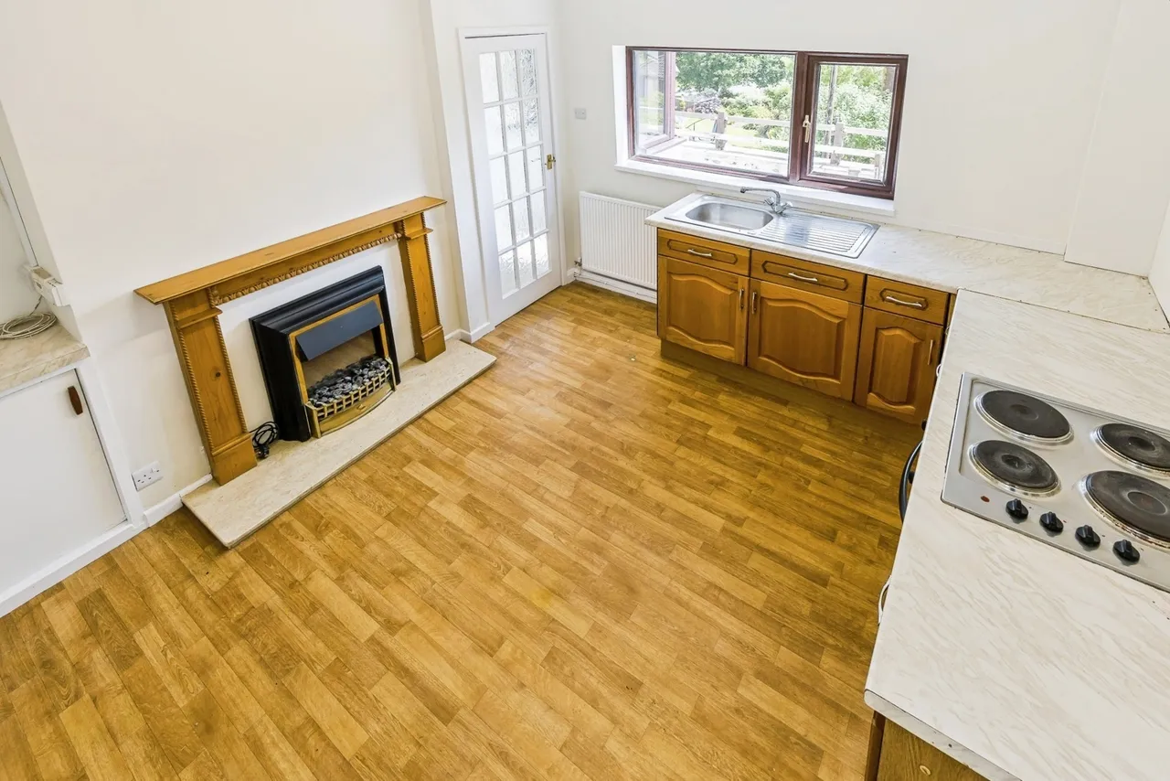 Carden Road, Moss, LL11, photo 4