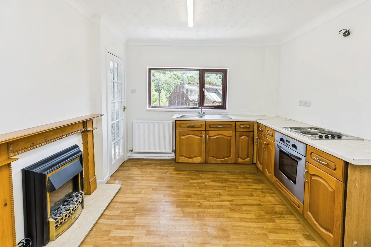 Carden Road, Moss, LL11, photo 3