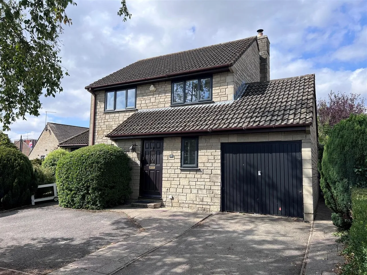 3 bed property for sale — Davenant Close, Gillingham SP8 4SL
