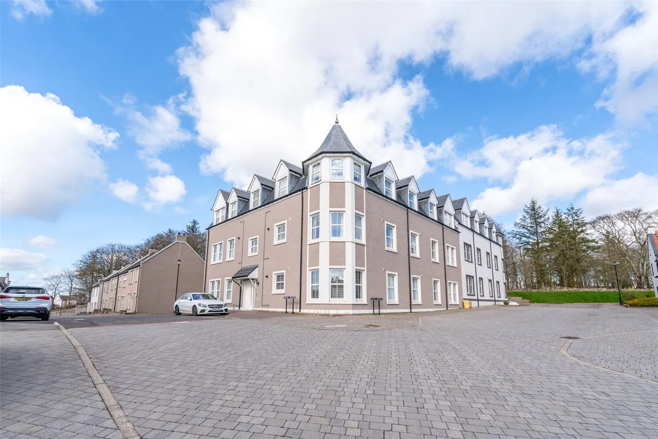 2 bed flat to rent, Firhill Square, Ellon, AB41