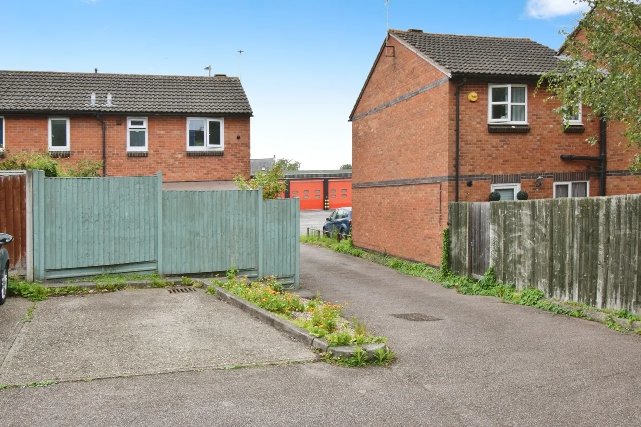 Bull Head Street, Wigston, LE18, photo 12