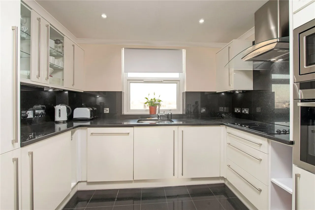 Boydell Court, St John's Wood Park, St John's Wood, London, NW8, photo 2