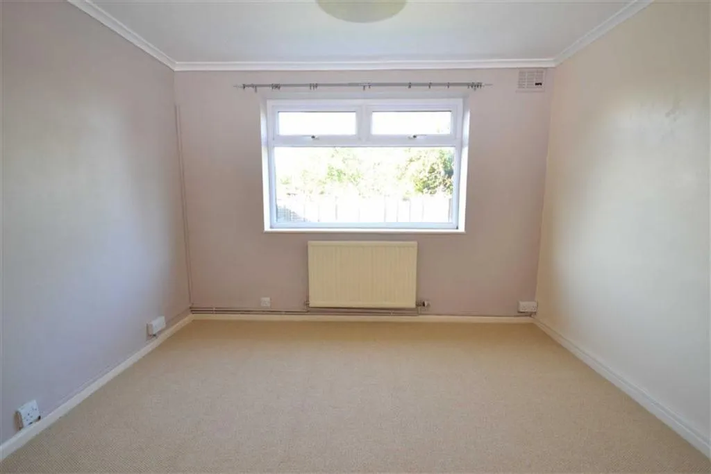 Winchester Way, Cheltenham, GL51, photo 5