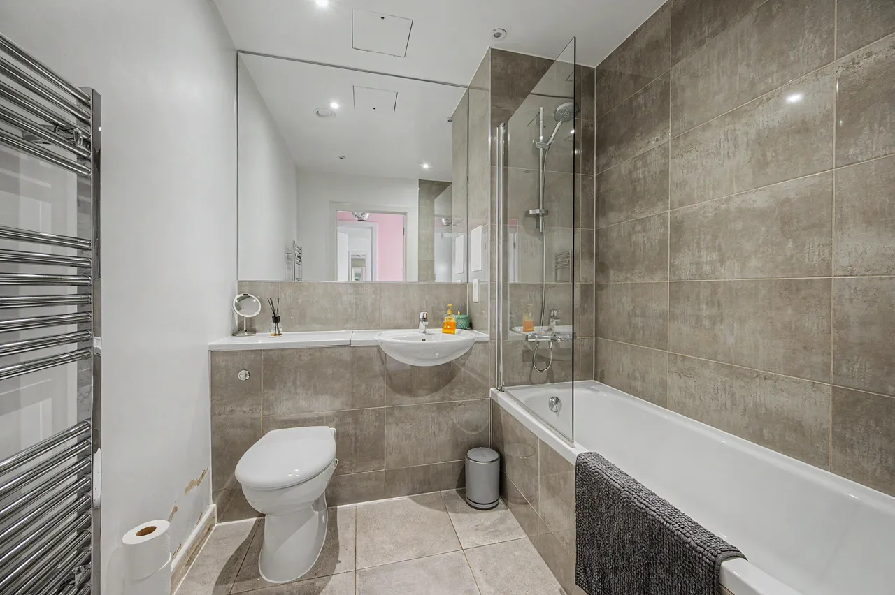 Flat 33, 2 Amelia Street, London, photo 4