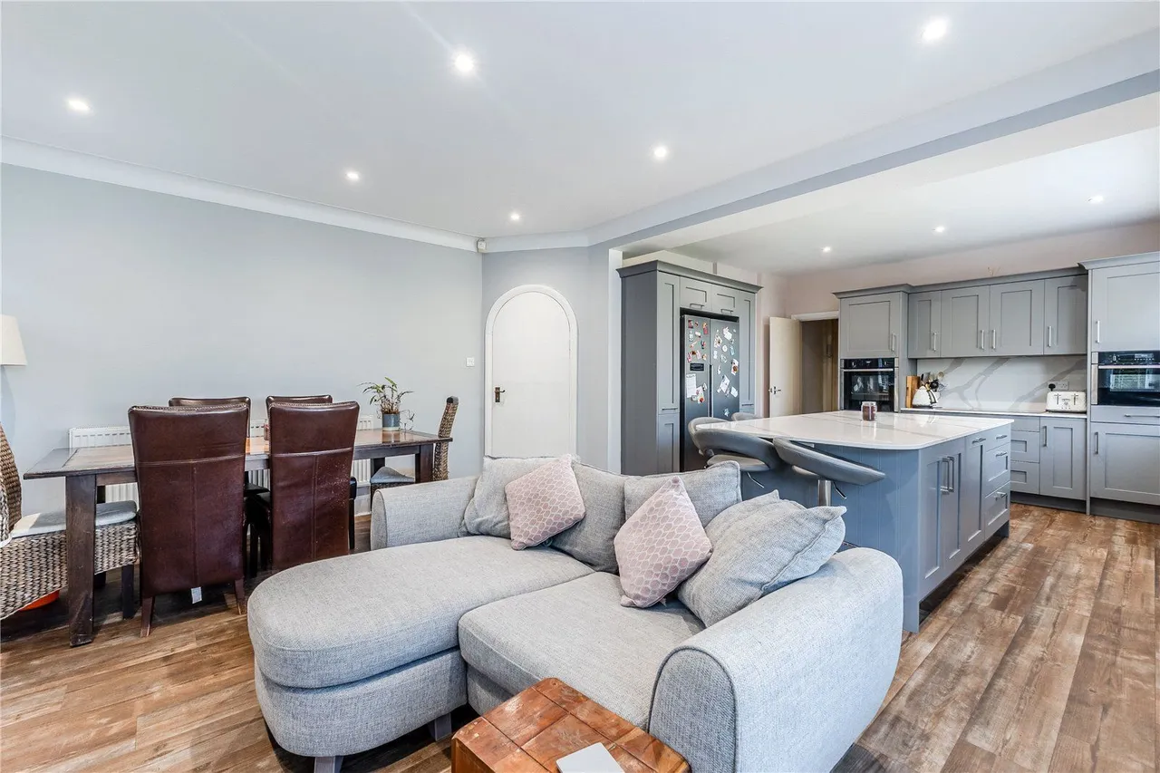 Sandhill Grove, Leeds, LS17, photo 6
