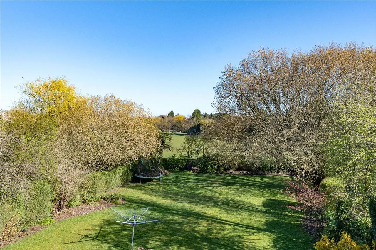 Sandhill Grove, Leeds, LS17, photo 21