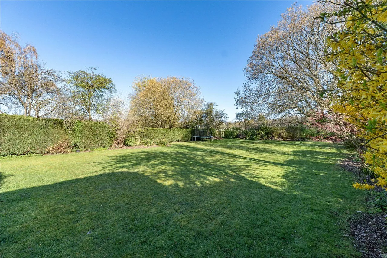 Sandhill Grove, Leeds, LS17, photo 15