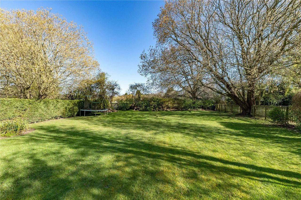 Sandhill Grove, Leeds, LS17, photo 9