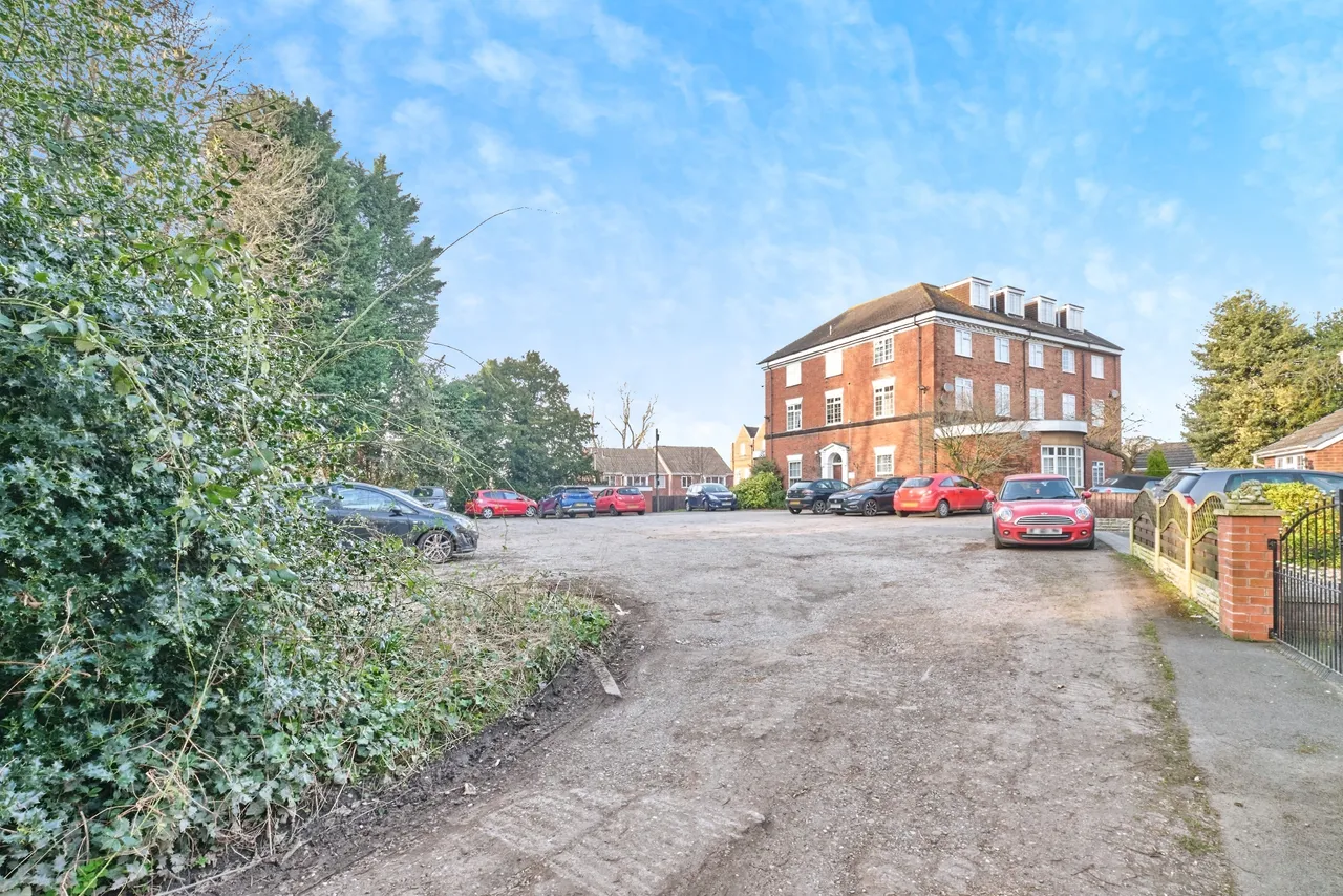 Amington Road, Tamworth, Staffordshire, B77, photo 16