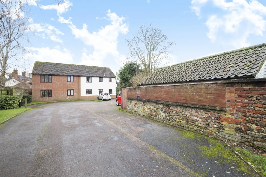 Middleton Court, Wymondham, photo 9
