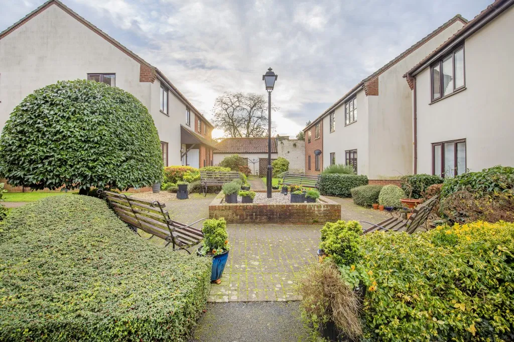 Middleton Court, Wymondham, photo 4