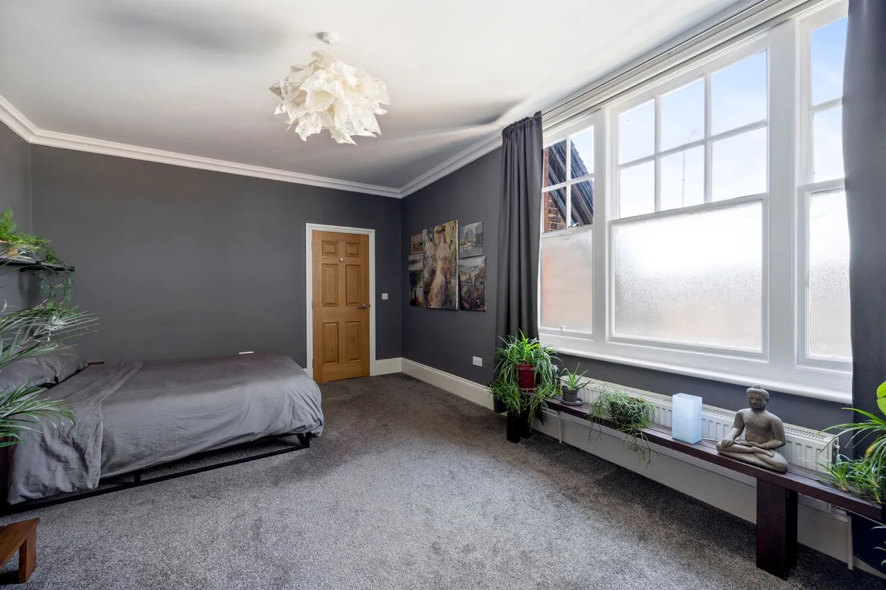 Carfax, Horsham, RH12, photo 17