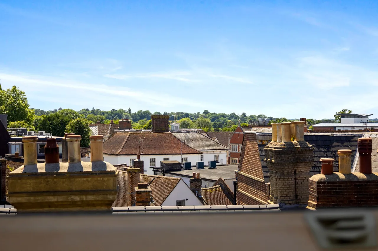 Carfax, Horsham, RH12, photo 26