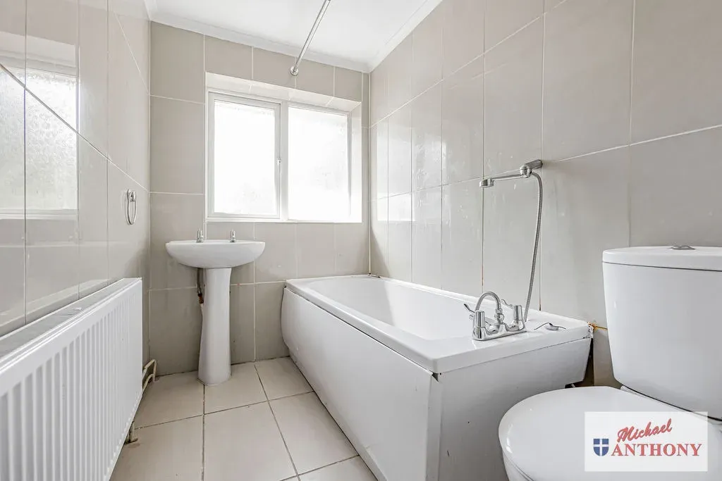 Eston Court, Bradville, Milton Keynes, Buckinghamshire, MK13 7DF, photo 7