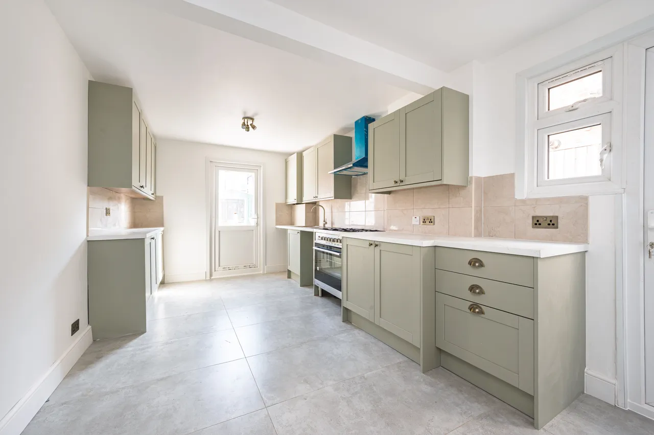 62 Charlton Road, London, photo 3